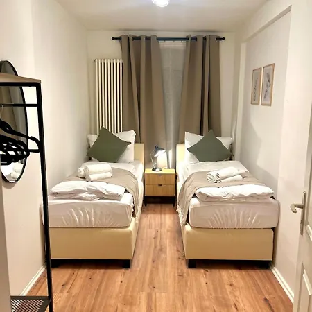 Cozy Voyage - Stylish 135m2 For Up To 9 People In Kudamm *