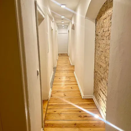 Cozy Voyage - Stylish 135m2 For Up To 9 People In Kudamm *