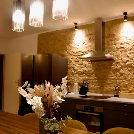 Cozy Voyage - Stylish 135m2 For Up To 9 People In Kudamm