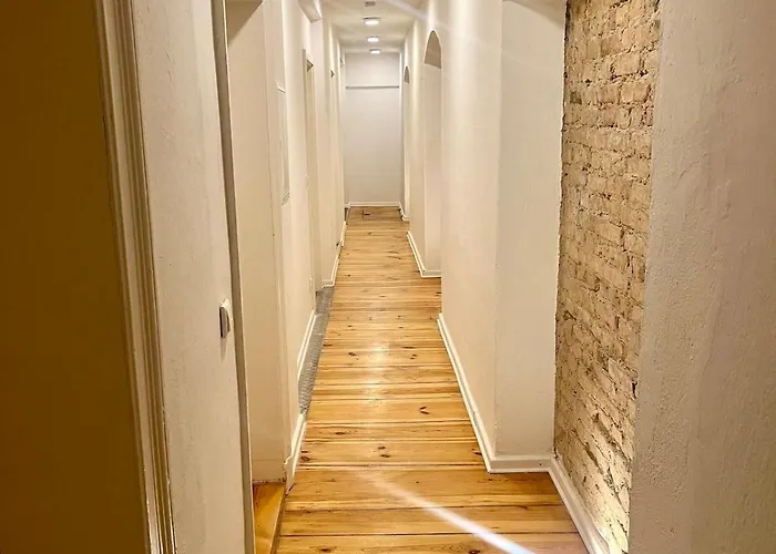 Cozy Voyage - Stylish 135m2 For Up To 9 People In Kudamm *